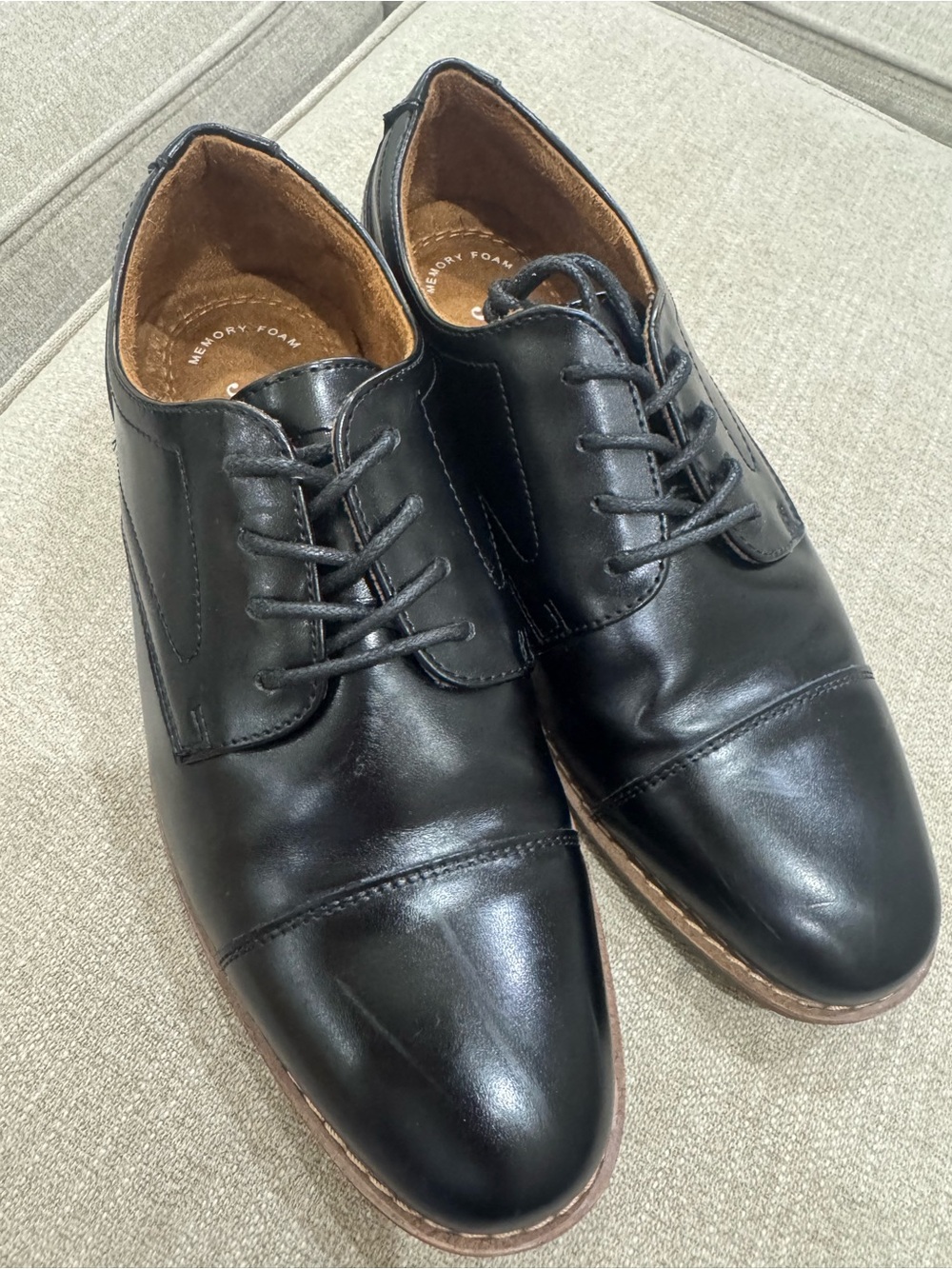 Florsheim Black Leather Cap-Toe Lace-Up Dress Shoes and dress belt bundle, kids.